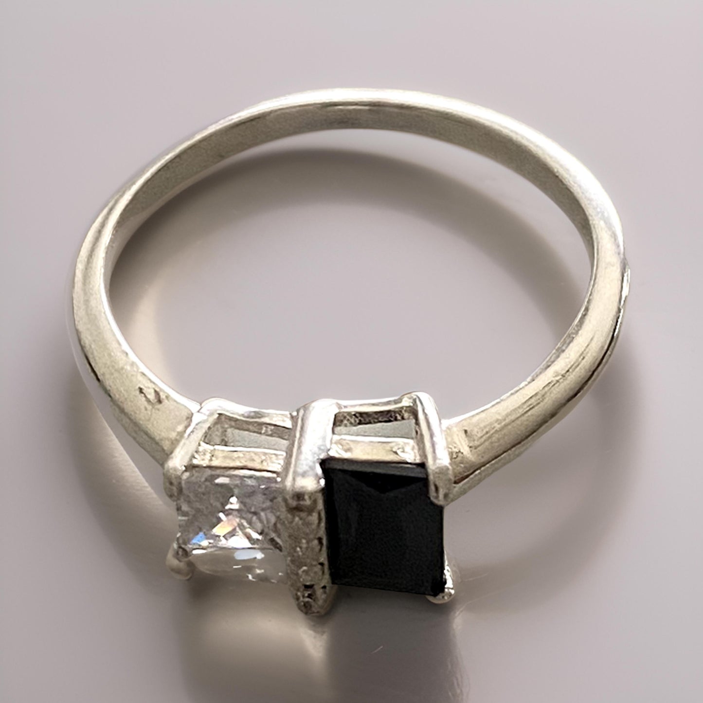 Anillo Plata Italiana 925, circon negro y blanco