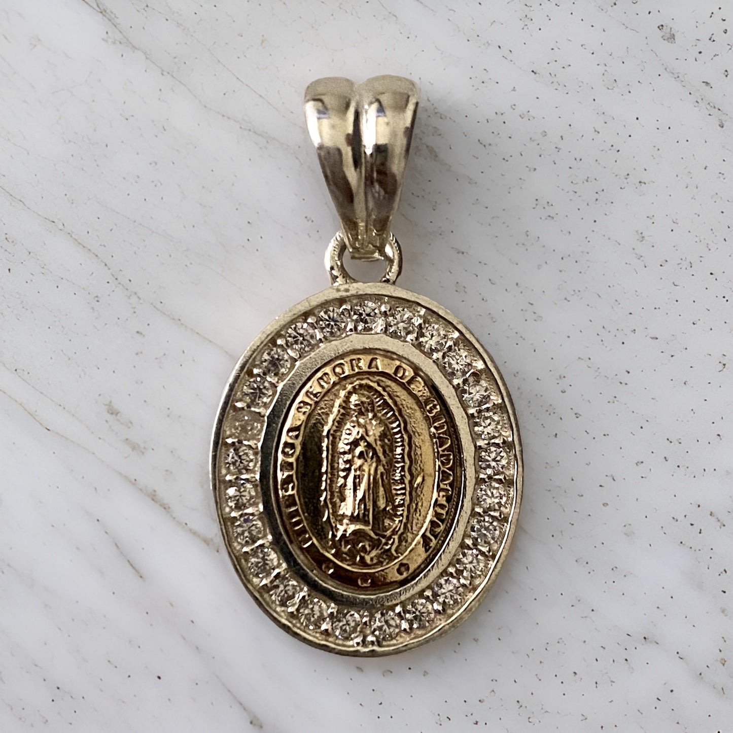 Medalla  Virgen  Plata Fina 925, Oro 14 K y Microcircones